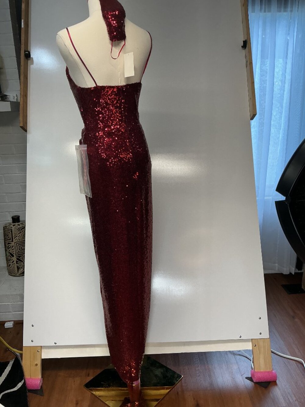 B. Smart Burgundy Sequin Formal Gown Size 5/6 NWT With Matching Face Mask - Picture 4 of 14